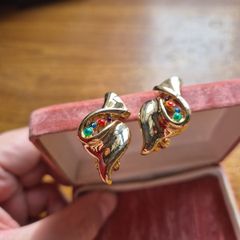 Vintage Gold Tone Earrings