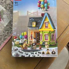 Lego Disney Up House