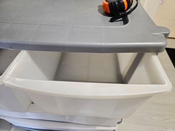 bathroom chest of drawers / storage