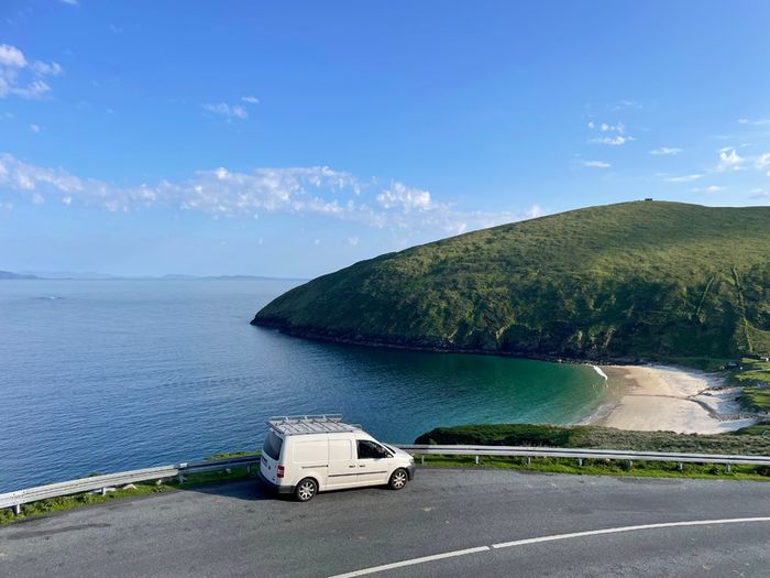 Cosy Volkswagen Caddy Maxi Camper