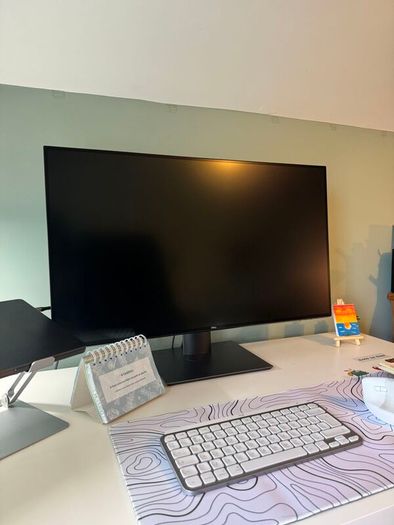 Dell U3219Q (32" 4K monitor)