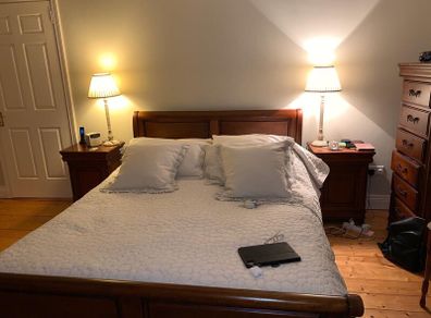 5ft Sleigh Bed in Solid Mahogany