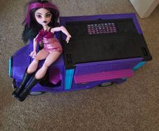 Monster High van and Draculaura doll