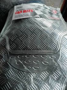 Metallic look car hat set