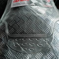 Metallic look car hat set