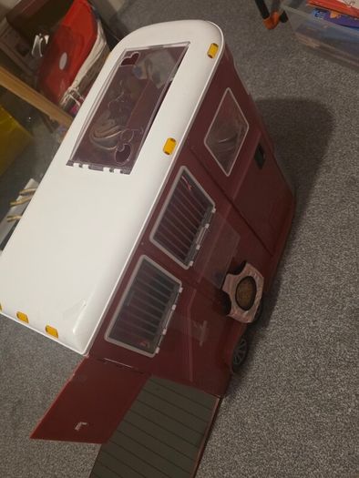 Generation horse trailer and horses