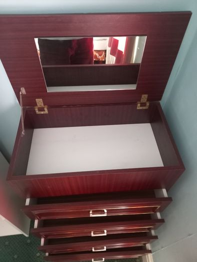 Dressing table /  make-up closet