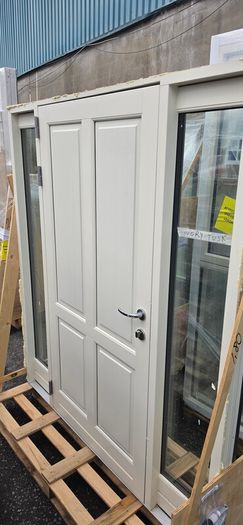 Scandinavian Pine Front Door Set