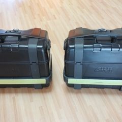 givi Trekker Monokey panniers, 46ltrs each.