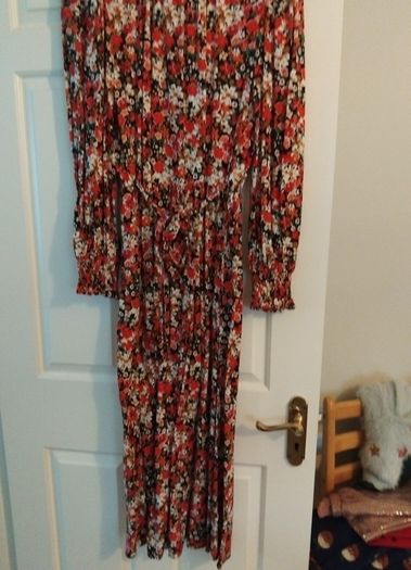 Floral full length Dress size 12 with sleeves