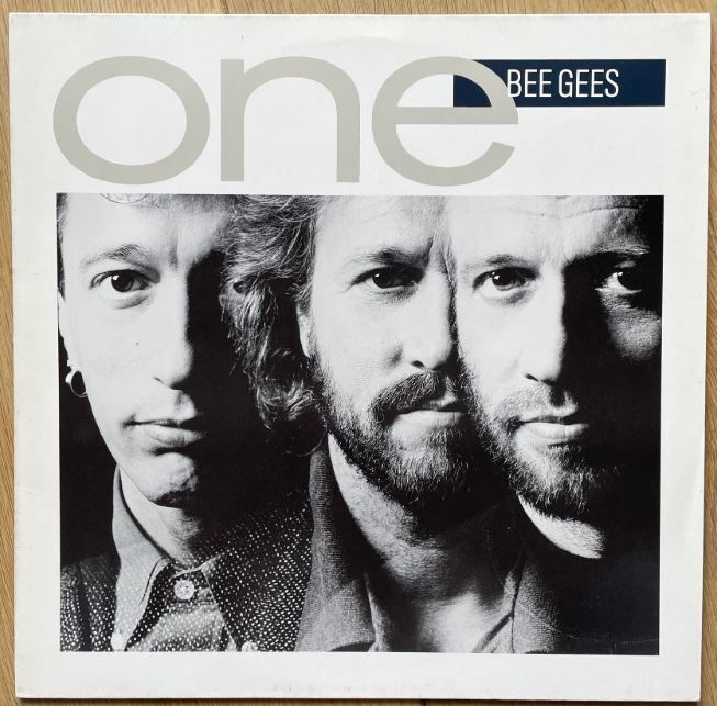 LP Bee Gees, in good condition. (volume 2) The price is on the list.