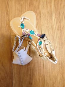 Women's White Jewelled Summer White Sandals NEW Toe Post SIZE 40