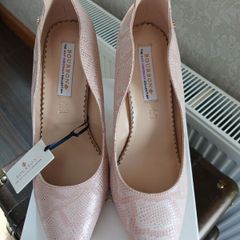 Bourbon Amy huberman heels brand new Postage included