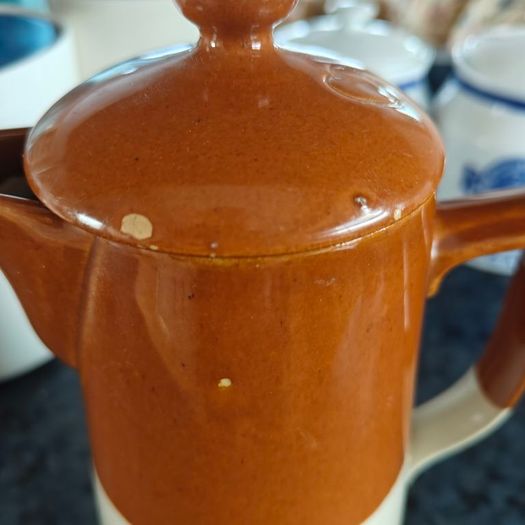 Vintage English Lovett's 1.5 pint coffee pot retro