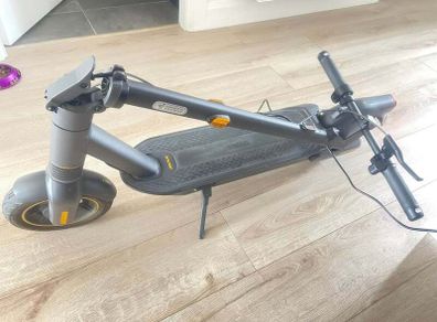 MAX G2 by Segway + Helmet Included!