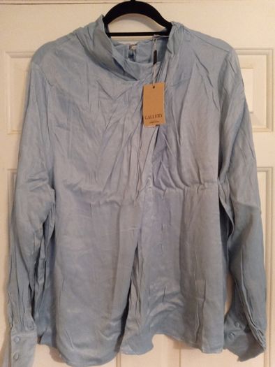 Gallery blouse