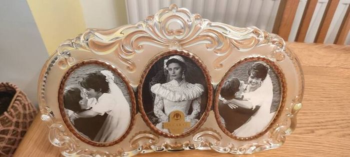 Mikasa Princess Ornate Cut Photo Picture Frame Triple Oval 3 Open 3.5x4.5 NEW