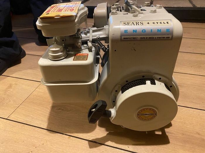 Briggs & Stratton 4 stroke engine, 1970 unused.