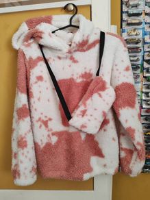 fleece jumper and fluffy sliders