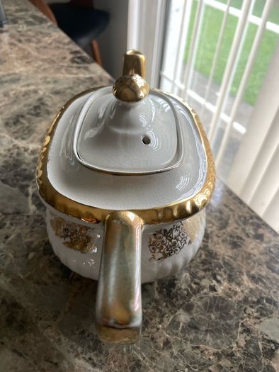 Gibson teapot