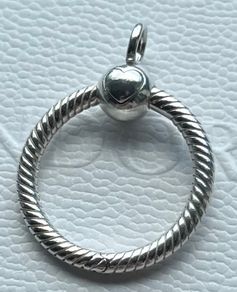 Pandora moments small o pendant- brand new