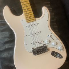 G&L Legacy Tribute Strat