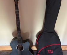 Tanglewood Blackbird Electro Acoustic Bass & Padded Gig Bag