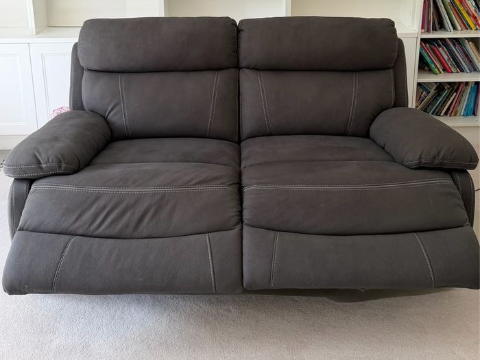 Electric recliner sofa