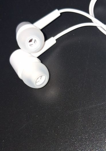 Buy 2 Get 1 Free!! - Only 1 Each!! - Brand New Wired Earphones