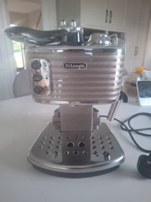De'Longhi Scultura Traditional Barista Pump Espresso Machine .