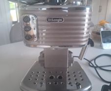 De'Longhi Scultura Traditional Barista Pump Espresso Machine .