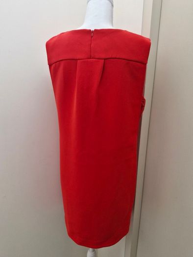 Elegant sleeveless cocktail dress