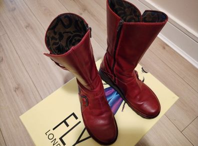 Fly boots