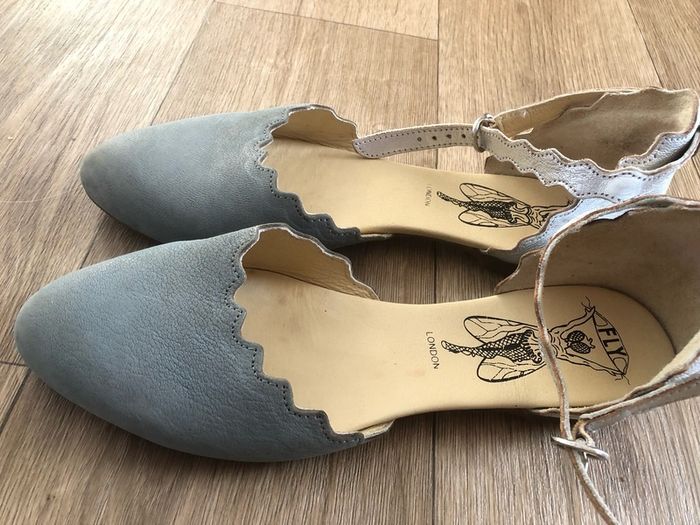 Ladies'  shoes Fly London flats