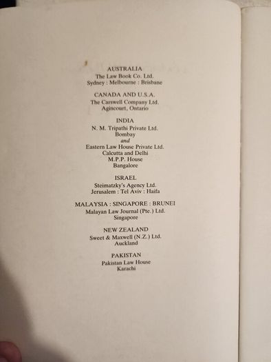 A Casebook On Contract Law. J.C.Smith & J. A. C. Thomas. 7th Edition  Large Volume Paperback In Good Condition. See Photos For Same.