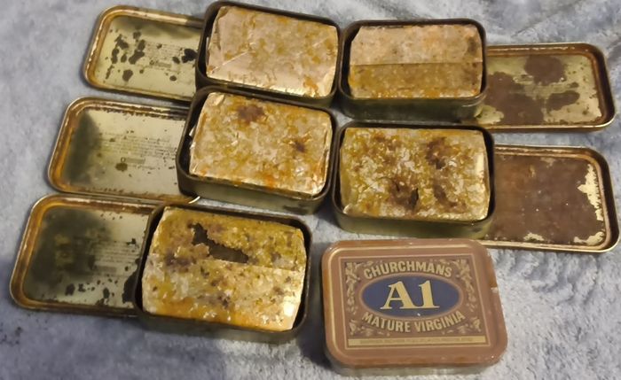 Tobacciana collectable A1tin and contents