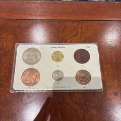 United Kingdom 1967 coin set missing one coin