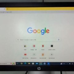 HP E202 monitor with stand