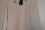 Top in white with black, long sleeves