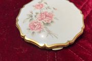 Stratton compact