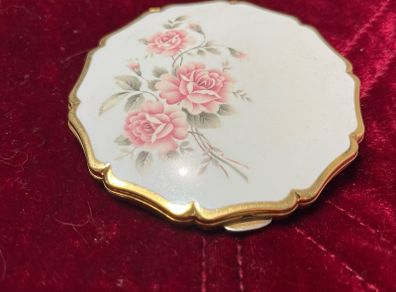 Stratton compact