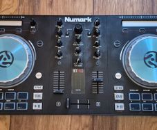 Numark Mixtrack Pro 3