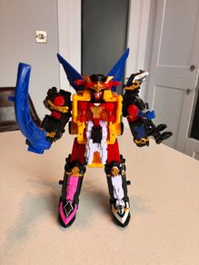 Bandi Power Rangers Deluxe Ninja Steel Megazord Action Figure