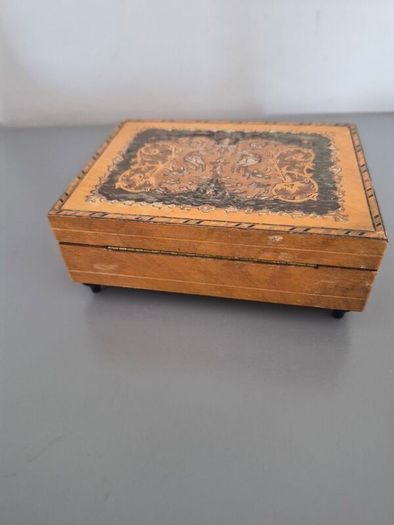 Vintage  Wooden Musical Jewellery Trinket Box