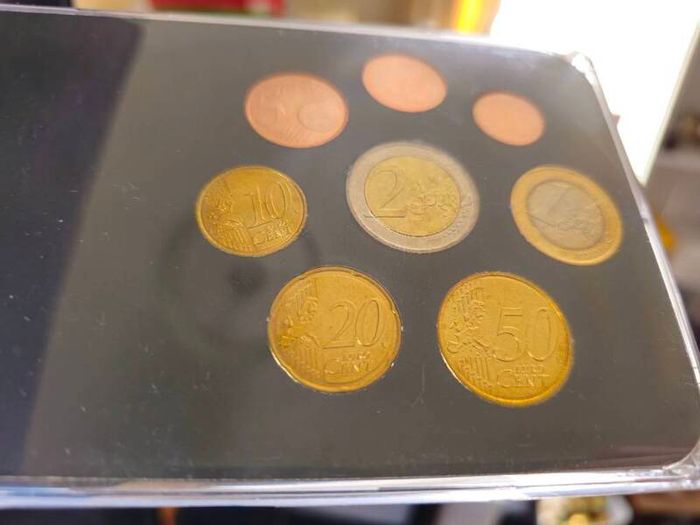Slovakia 2009 2 Euro Coin Set Unc Collectable