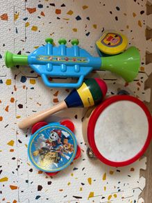 Music instrument toys