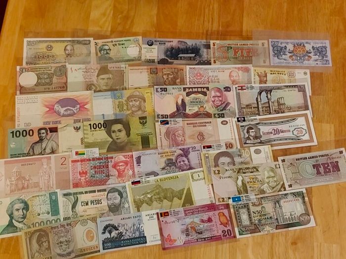 World banknotes 70