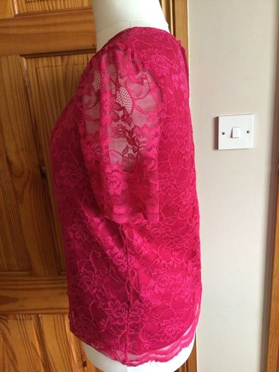 Red Herring Ladies Fushia Pink Lacey Short sleeve top size 14 includes postage