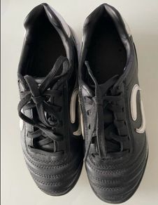 Football boots (UK1)