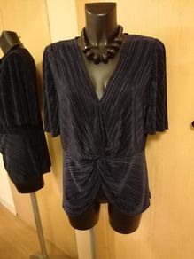 Women's Top Navy Plisse Size 16